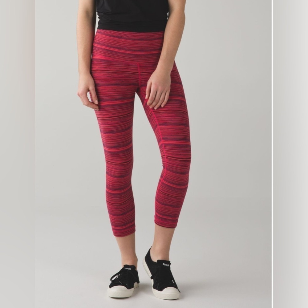 Lululemon Size 4 Wunder Under Crop Leggings Cyber Boom Juice Red Yoga Luon - Picture 3 of 16